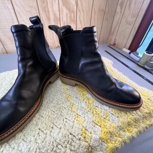 Everlane Black Leather Chelsea Boots Lug Sole Side Zip Ankl Booties Women size 7